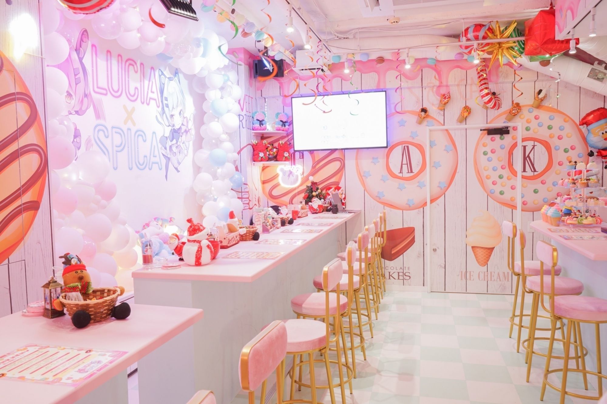 『お菓子の国』がコンセプト🍭13時〜朝まで営業💖12月リニューアル💘可愛い店内と可愛い衣装💕